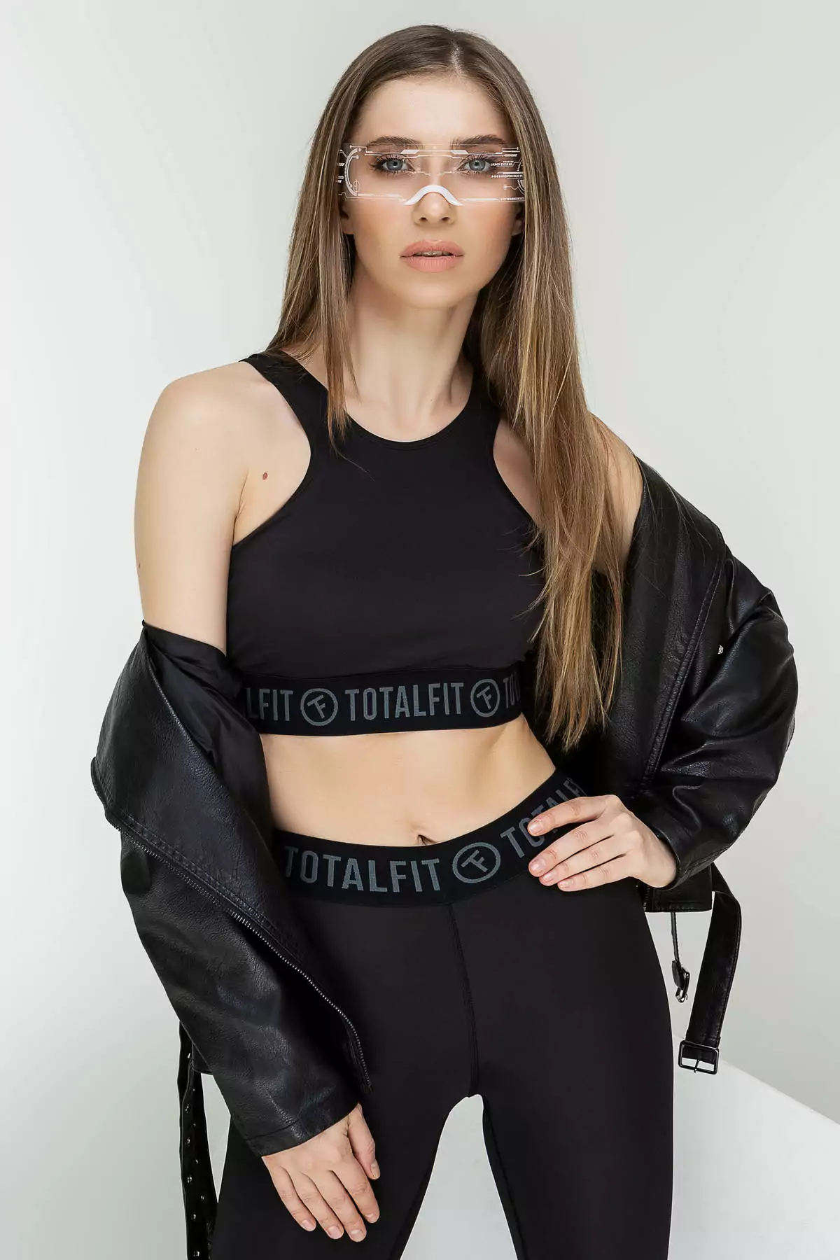 Топ TOTALFIT BLACK BASIC T321